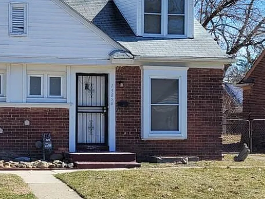 Portfolio property II — Detroit (side-by-side duplex)